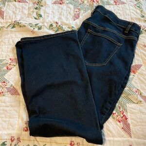 🍁🍂 Straight Leg Stretch Jeans